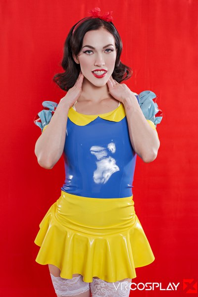 A Snow White Parody With Diana Grace 4