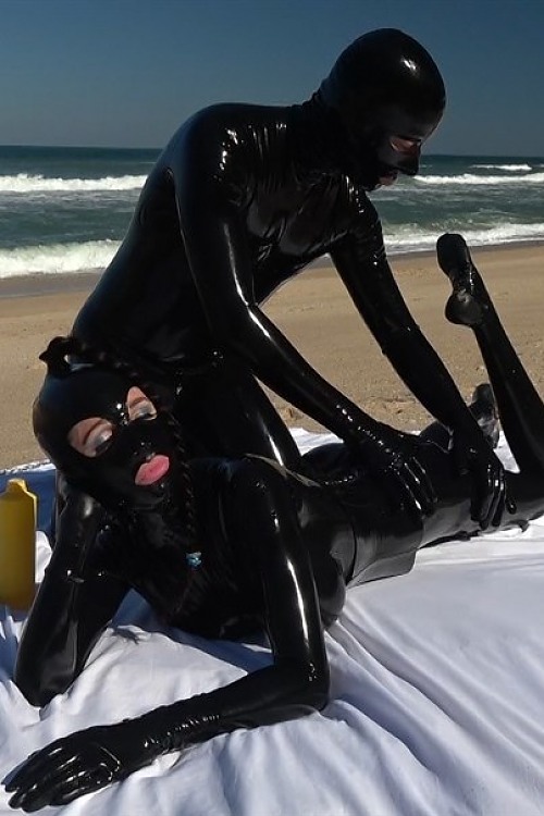 Rubbersex On The Beach