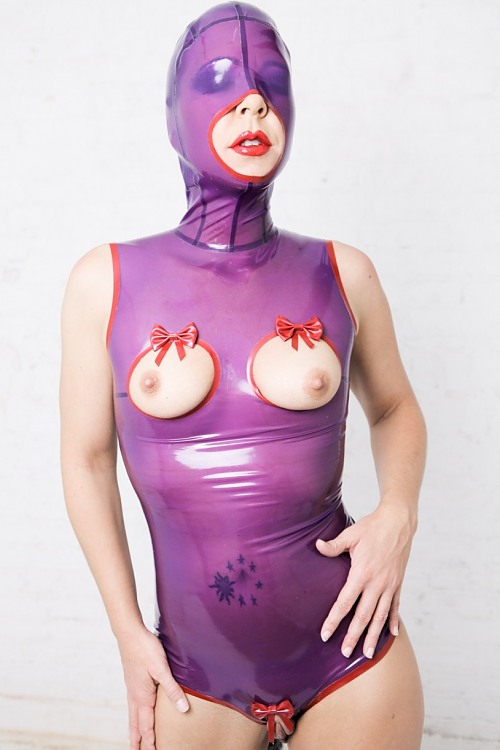 Kinky Girl In Fetish Gear